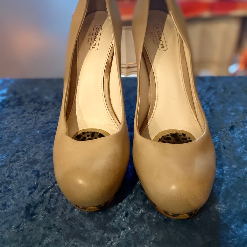 Woman’s heels - Picture 2 of 10